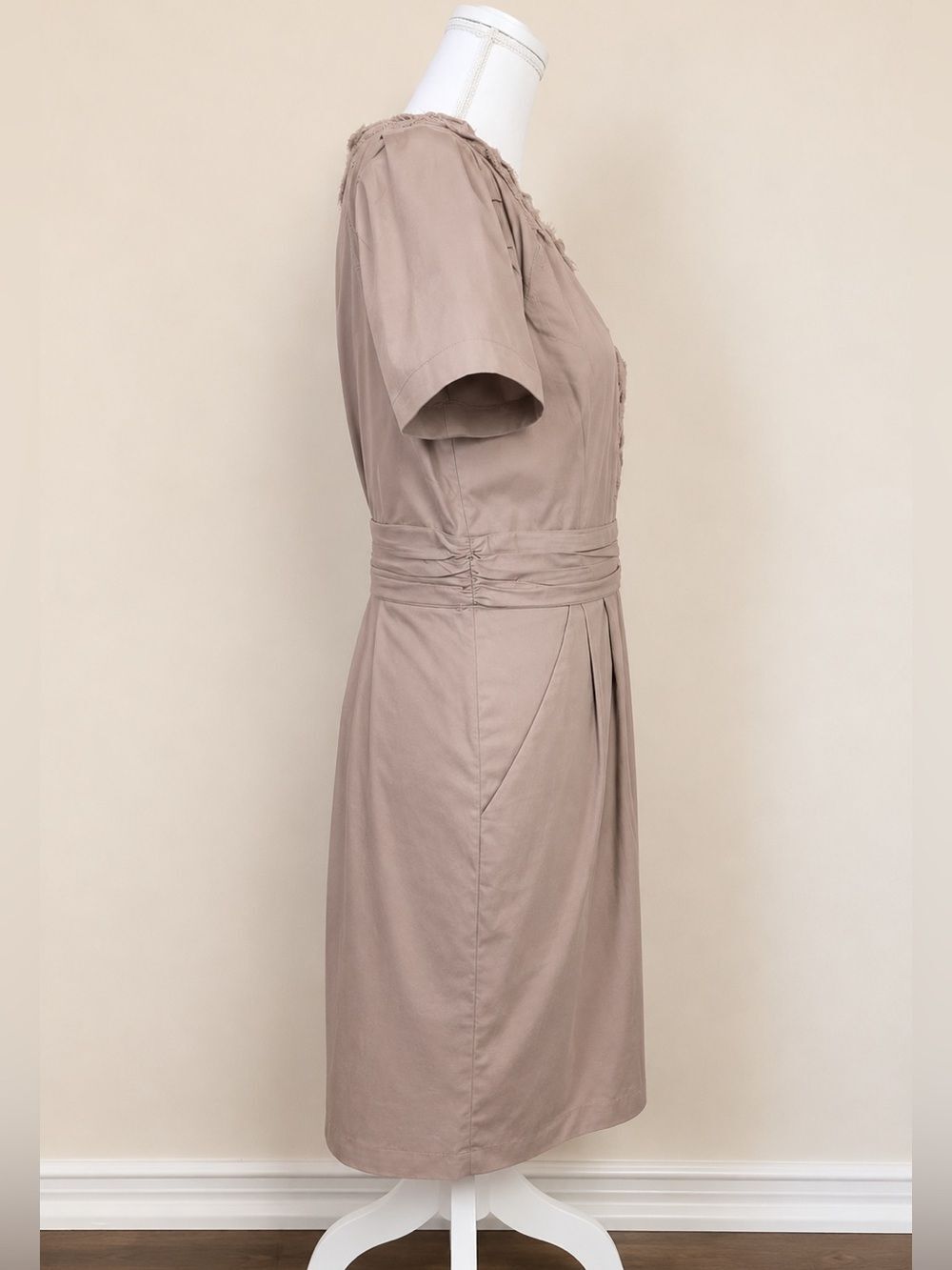 BCBGeneration Taupe Puff Sleeve Dress. Size 12 - Picture 3 of 8